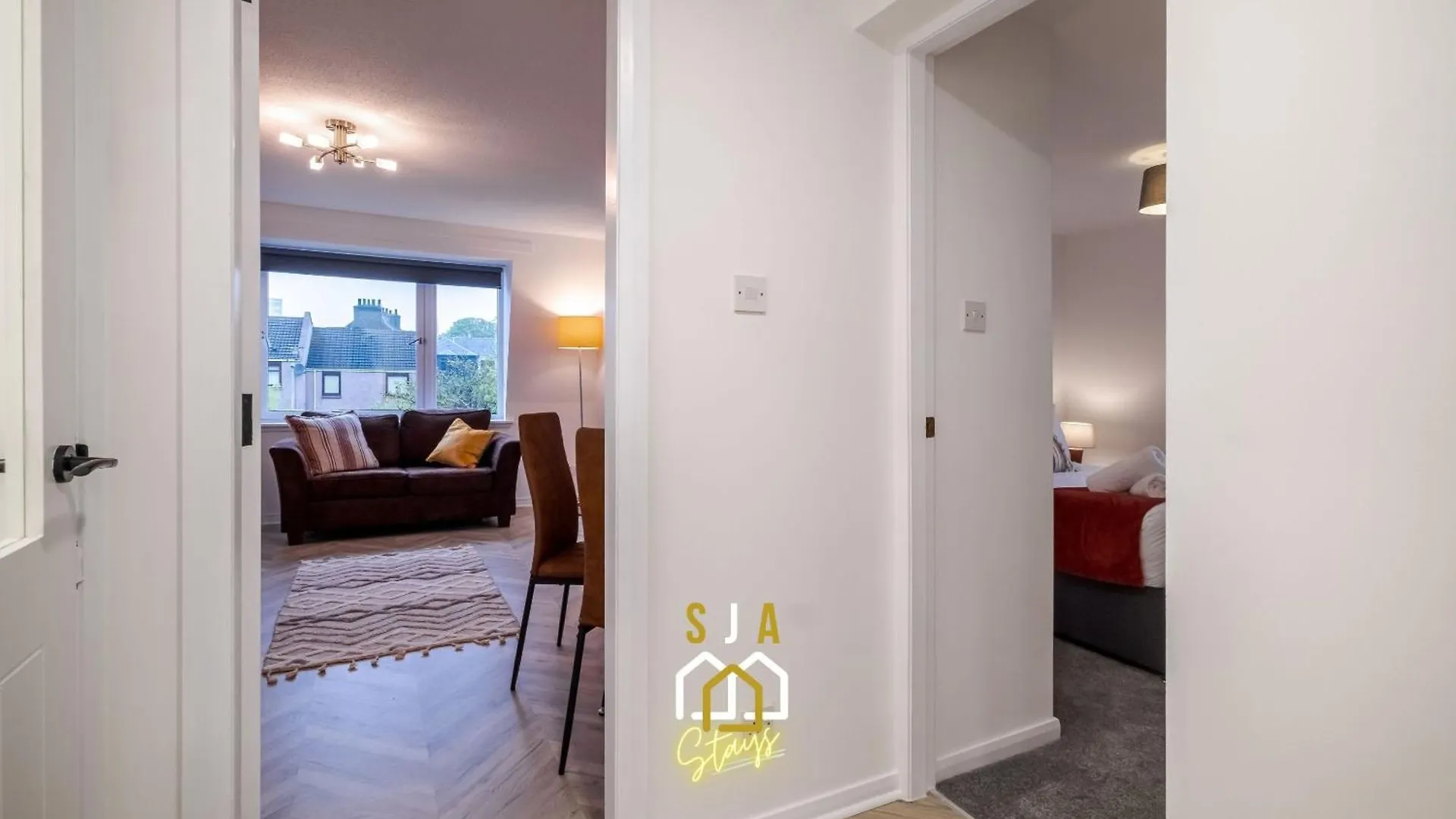 Hardgate Hideaway - Sja Stays - 2 Bed Apartment Aberdeen
