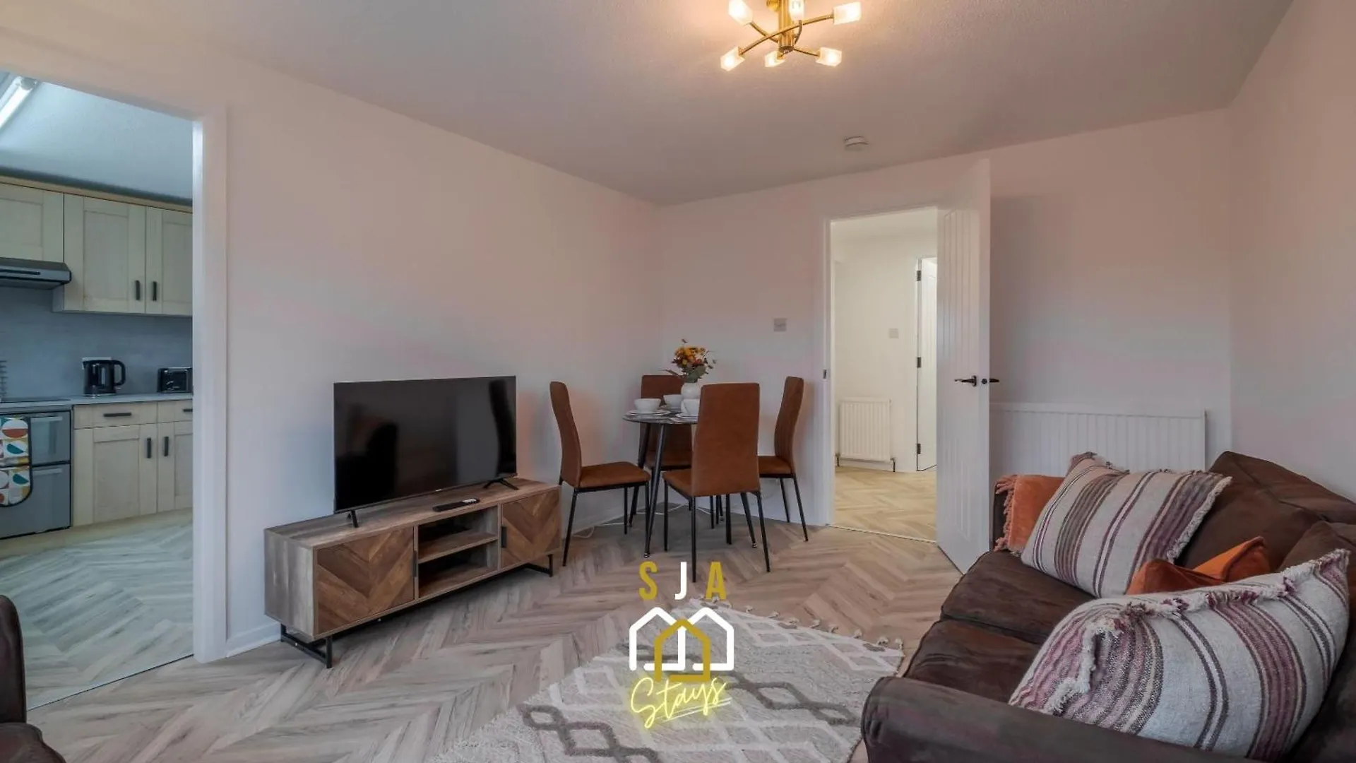 Hardgate Hideaway - Sja Stays - 2 Bed Apartment Aberdeen